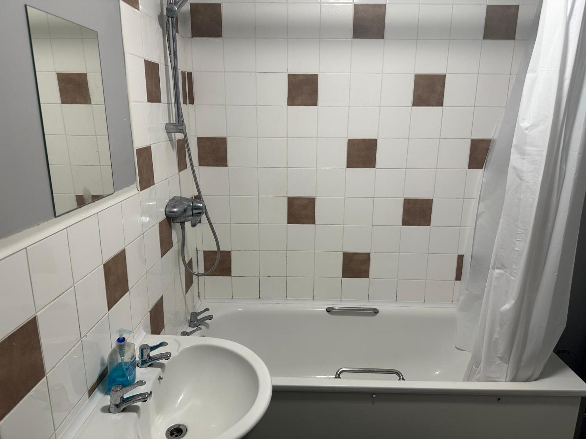 Wembley Serviced Apartment, 20Mins From Central Лондон Екстериор снимка